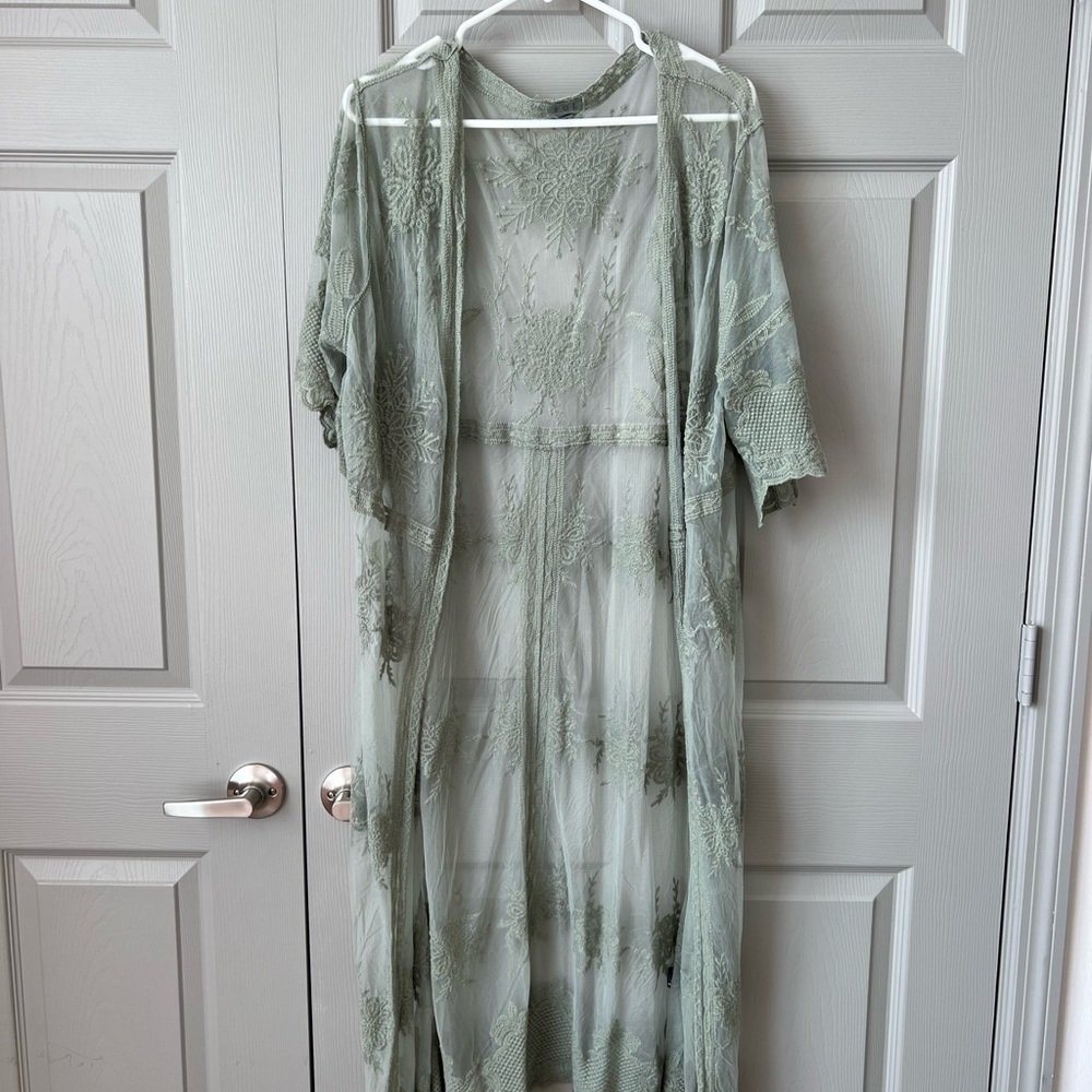 POL kimono // Size Small/Medium // Worn once